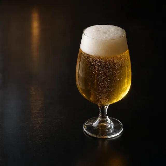 Illustrative golden Helles lager